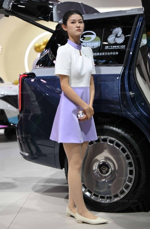 251123-48-95√传祺肉丝销售-有点像我哥们的老婆呢她 9P