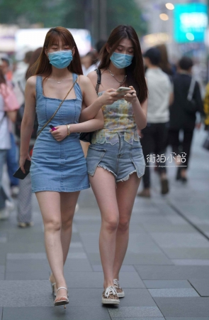 街拍青春姐妹花