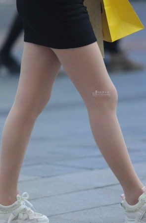 街拍肉丝包臀裙