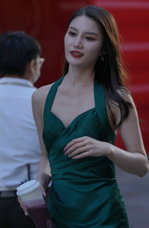 绿色长裙 [194P1V-3.02GB]