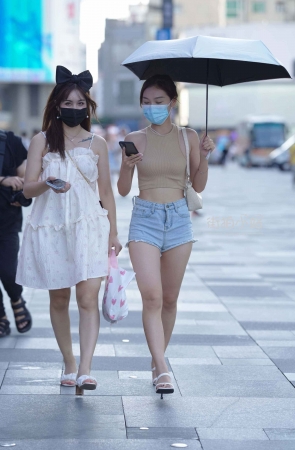 街拍美女姐妹花