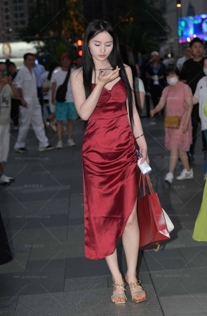 国泰民安的长相温婉动人240410-14-76 15P