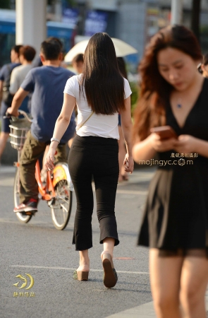 黑裤少妇----（18P）