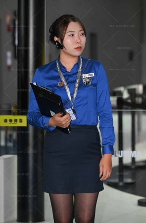 2593-35-83√蓝色衬衫-黑丝职工-少妇头有韵味啊