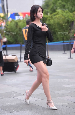 美腿小妹