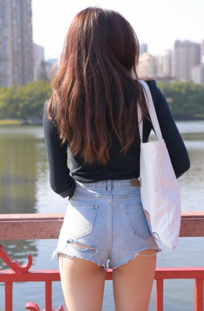 热裤女孩