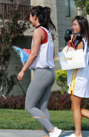 第1214篇&人美，身材还火爆&