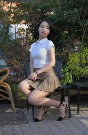 [一始专区] 咖裙丝袜美女 【图片➕视频】