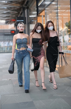 美女三姐妹 [21P]