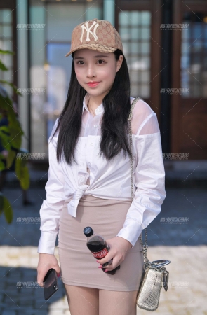 性感包臀裙，长腿小姐姐