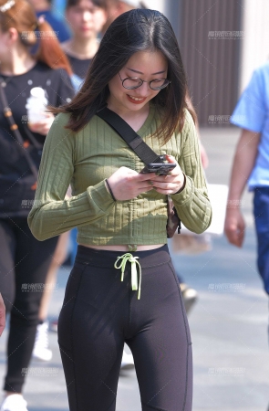 紧身裤的女友