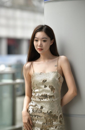 金色吊带裙 [98P-2.27GB]