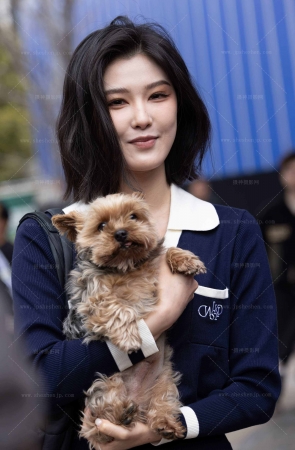 L1010-116P AW2026上海时装周偶遇程儿女神 8P