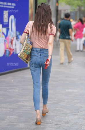 性感长腿牛仔裤美女