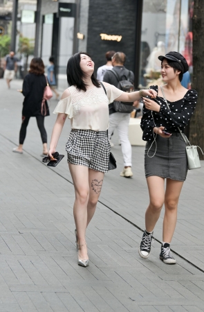 高跟美女的腿好白