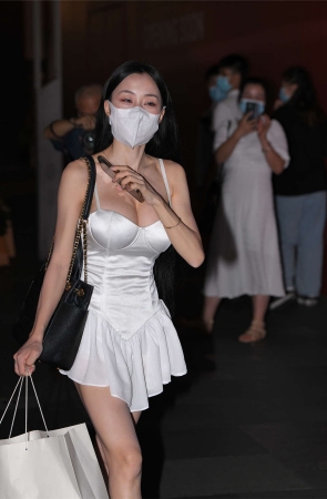 无法不想的白裙