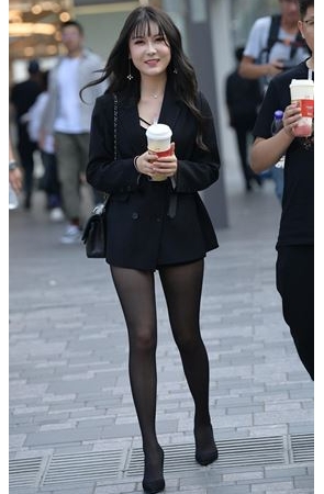 黑丝美女(130P)