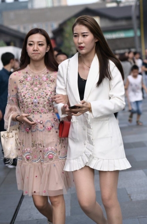 简约白色西装 [58P-1.48GB]