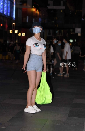 给力的身材比例~