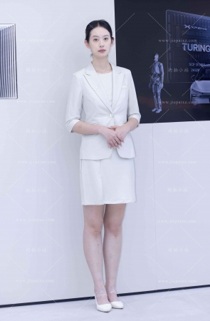 端庄白裙礼仪小姐姐 [19P]