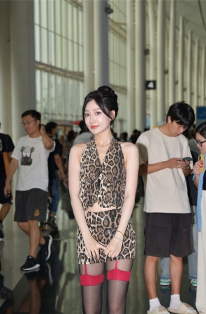 性感魅力豹纹短裙