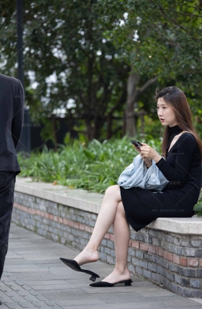 241010-7=19 时装周拍摄气质美腿熟女 5P