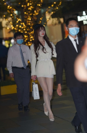 高挑大长腿西装裙