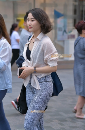 性感瑜伽裤美女