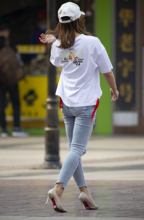 牛仔小妹