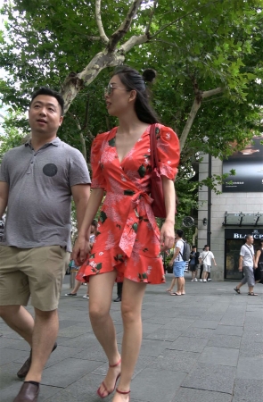 V领连衣裙性感美女