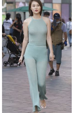 （套图）白嫩小姐姐(63P)