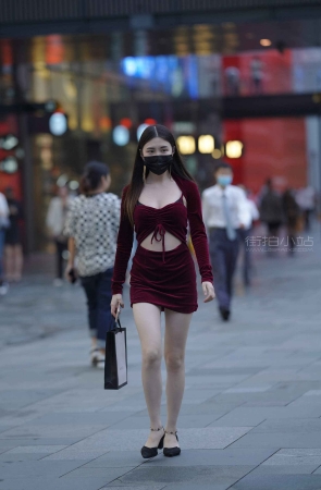短裙性感美女