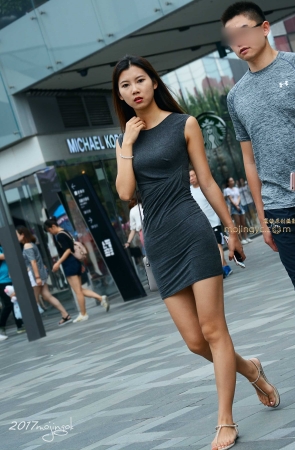 咔喳赛帖 -----紧身短裙 T裤打底