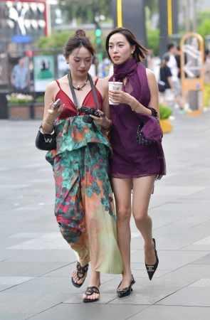 25426-5=41√吊带裙，俩闺蜜 8P