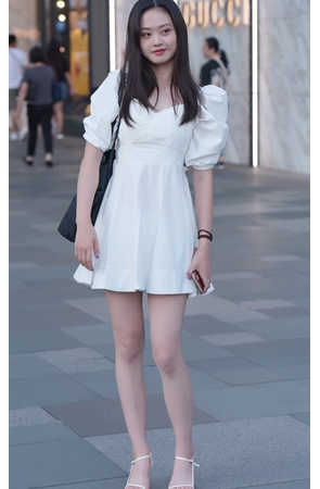 （视频+套图）漂亮的白裙女孩(93P)[883M/MP4]