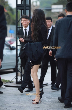 短裙，美腿，凉高