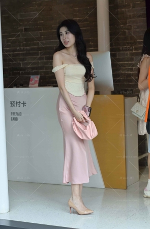 高跟鞋粉色裙性感美女