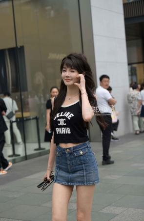 搭讪牛仔短裙活泼小仙女