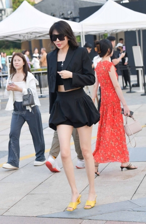 23416-22+77/美腿轻熟女御姐 14P