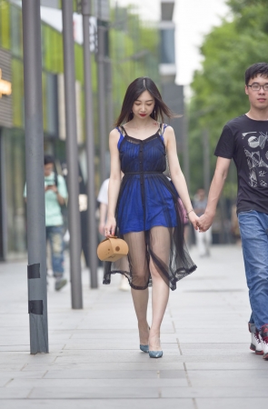 青䔋里的高跟美腿