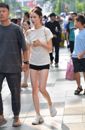 25429-3=50√纤细美腿女友 9P