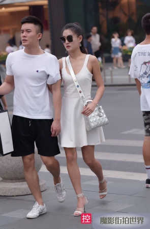 扎头发的小姐姐3A329[1.16G]