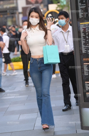 紧牛美女