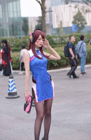 黑丝女孩