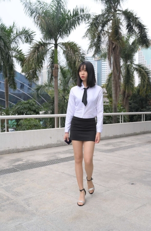 程生街拍作品 商城推销美女