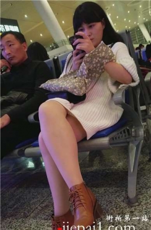 4k-车站候车室拍摄颜值爆表的美腿优雅甜美女神姐姐