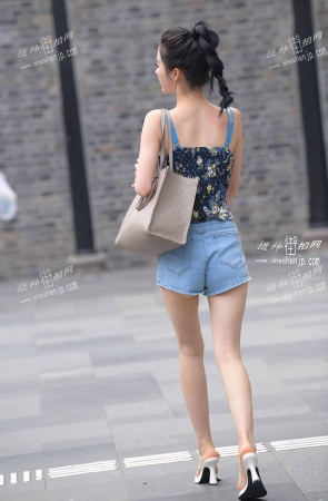 2258-9+136/热裤大长腿小姐姐 6P