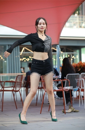 高挑美丽拼接风