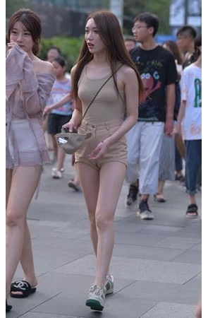 漂亮的小姐姐(28P)