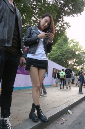 皮衣外套超短裙性感美女